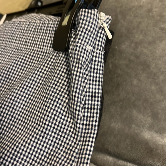 Tommy Hilfinger capris sz 10 - Picture 4 of 4